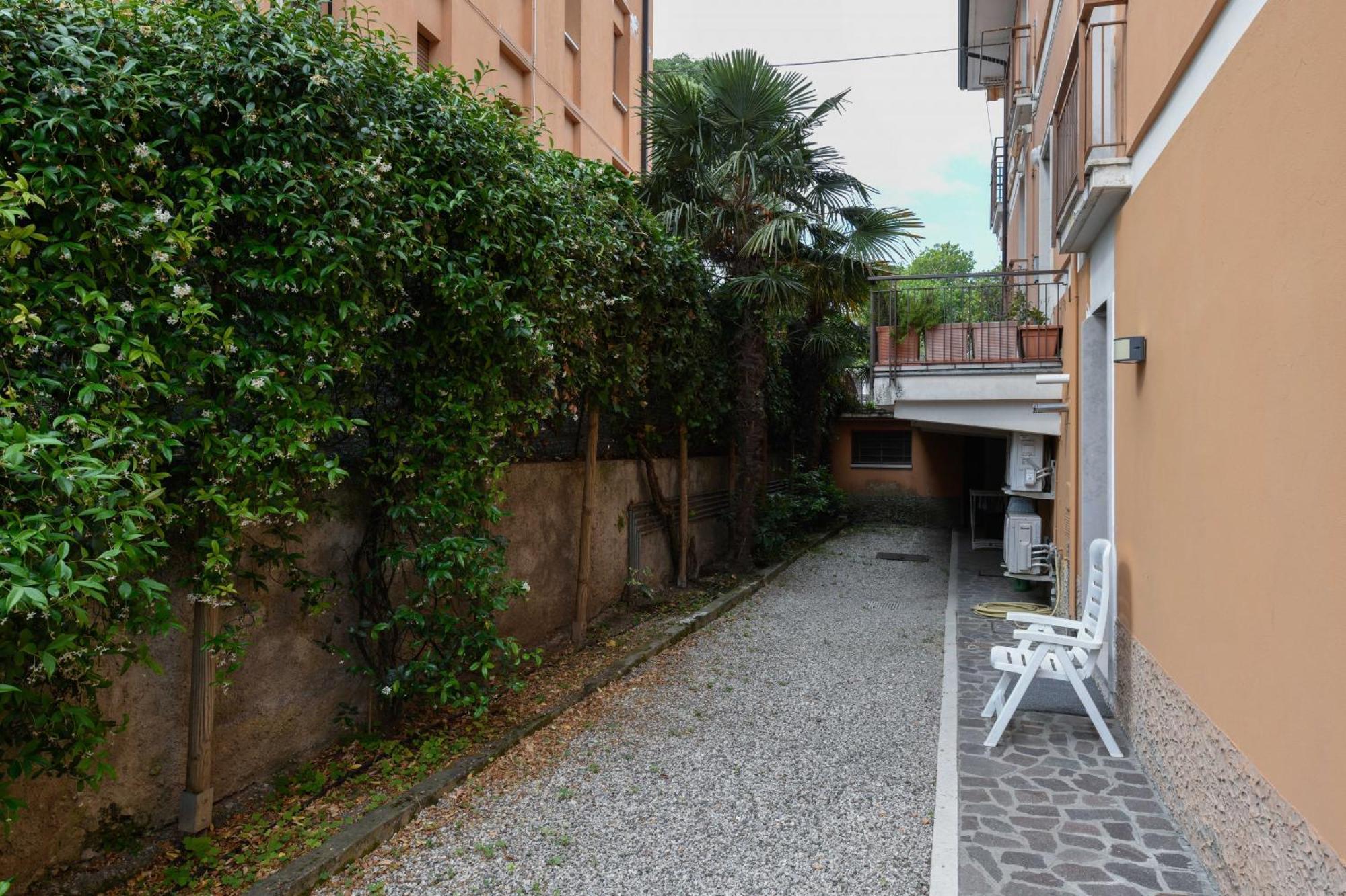 Garden Apartment Bardolino Eksteriør billede